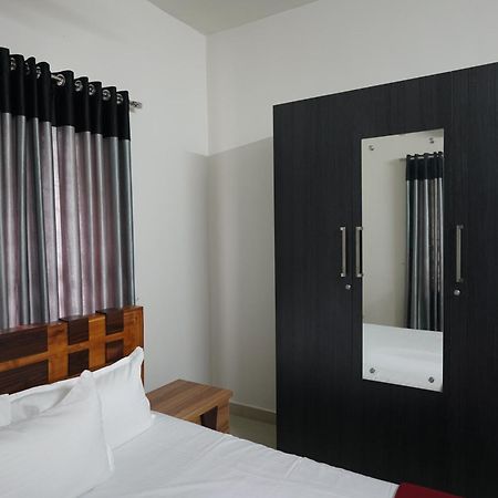 Swapna Home Suites Nedumbassery Exterior foto
